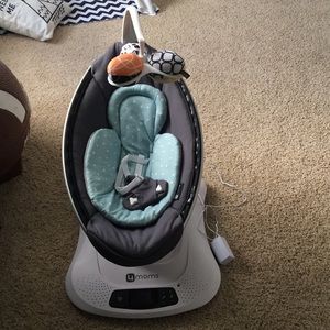 4 moms mamaRoo